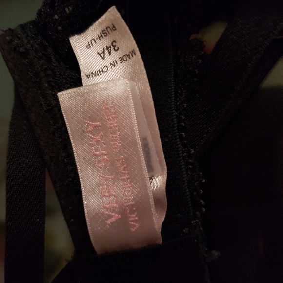 🛍 Victoria's Secret " Very Sexy" Push -Up Bra - Picture 15 of 15